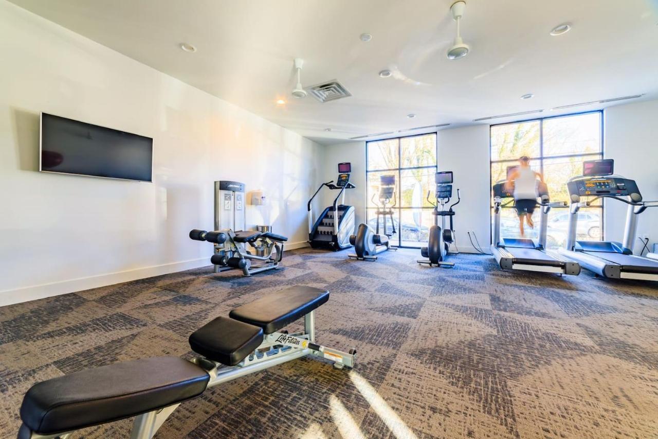 Carytown Living With *Pool And Gym* Apartment Richmond Luaran gambar