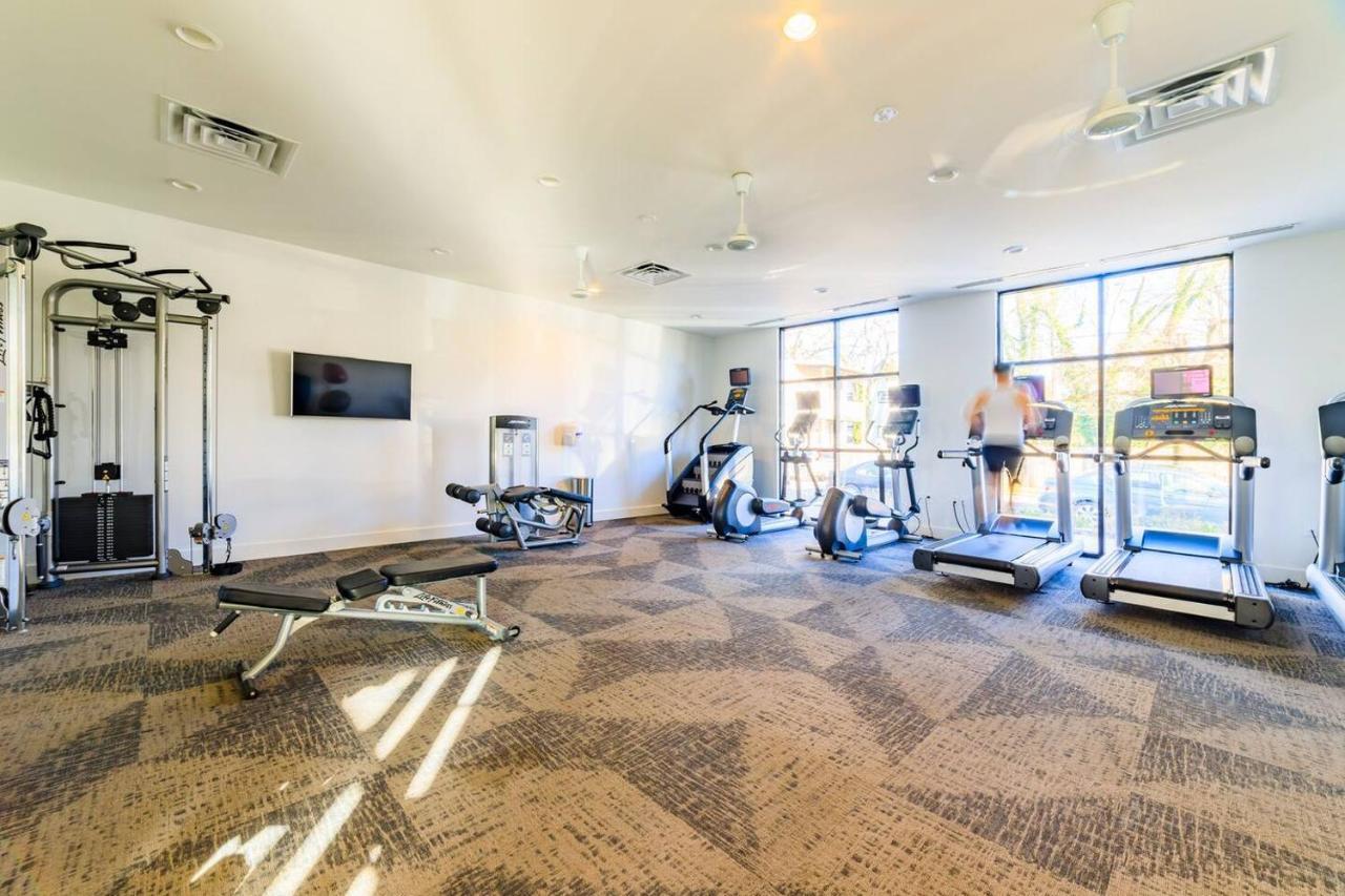 Carytown Living With *Pool And Gym* Apartment Richmond Luaran gambar